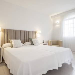 Camera accessibile Hotel ILUNION Menorca Cala Galdana